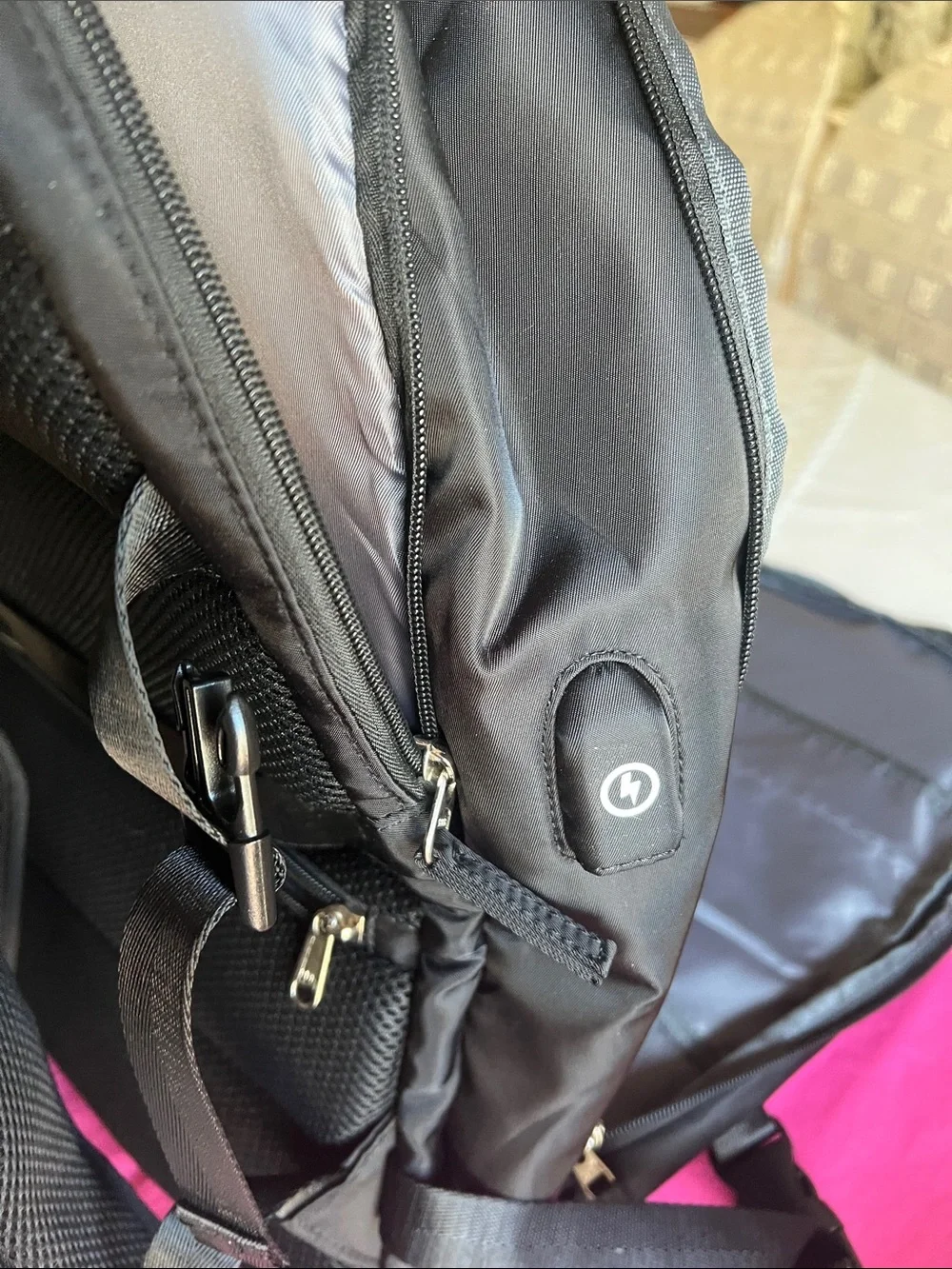 Mens computer backpack with USB charger NWT